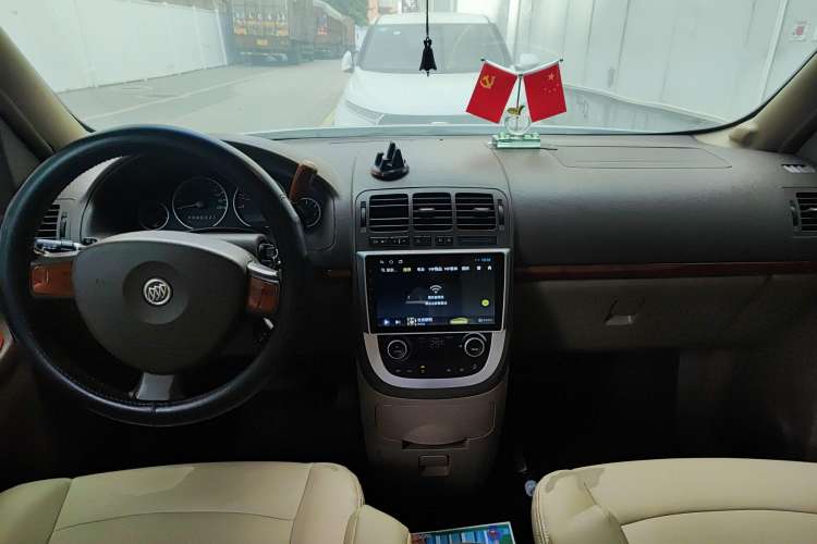 Used Buick GL8 2006 Lu Zun 3.0L LT Luxury Edition Center Console
