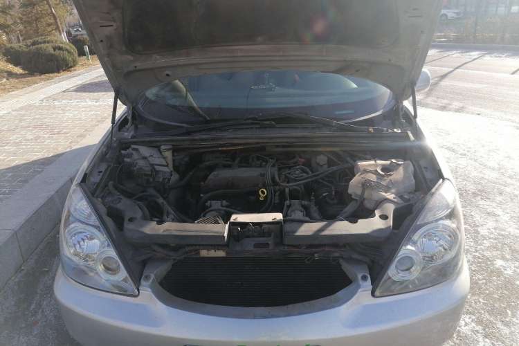 Used Buick GL8 2006 Lu Zun 3.0L GT Elite Edition Engine Bay
