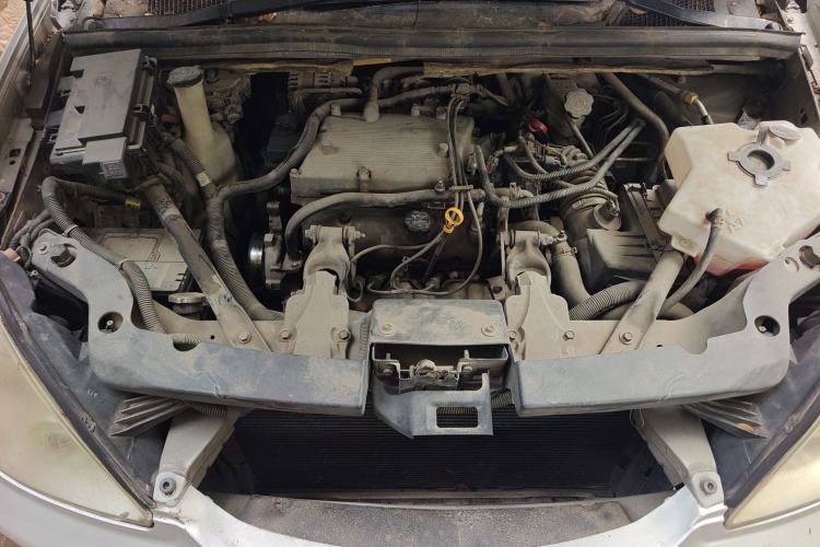 Used Buick GL8 2006 Lu Zun 3.0L CT Comfort Edition Engine Bay