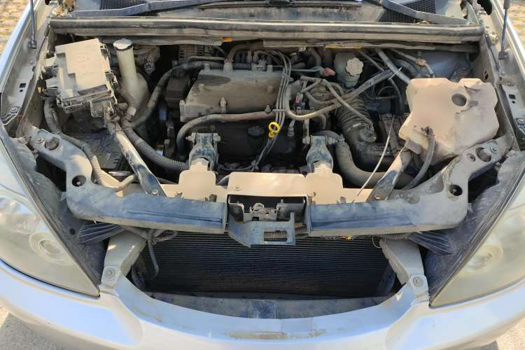 Used Buick GL8 2006 Lu Zun 3.0L XT Navigation Edition Engine Bay