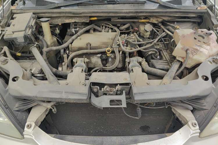 Used Buick GL8 2006 Lu Zun 3.0L LT Luxury Edition Engine Bay