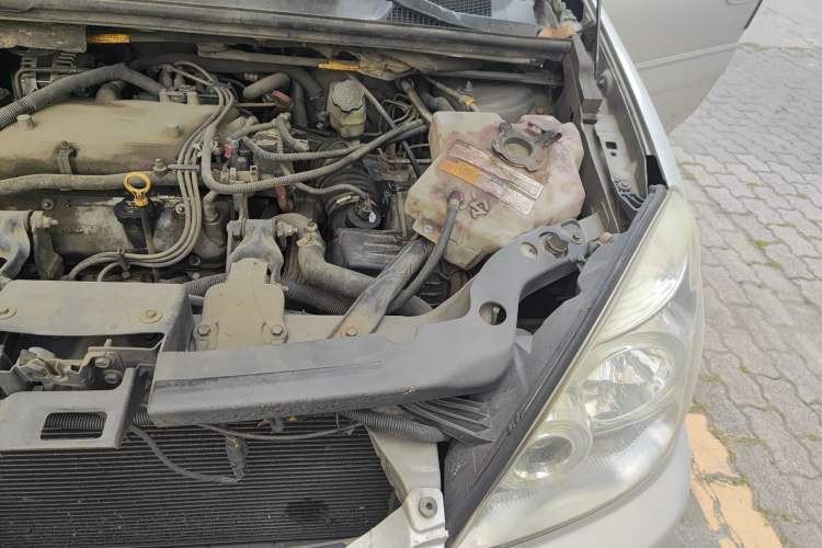 Used Buick GL8 2006 Lu Zun 3.0L LT Luxury Edition Engine Bay Left