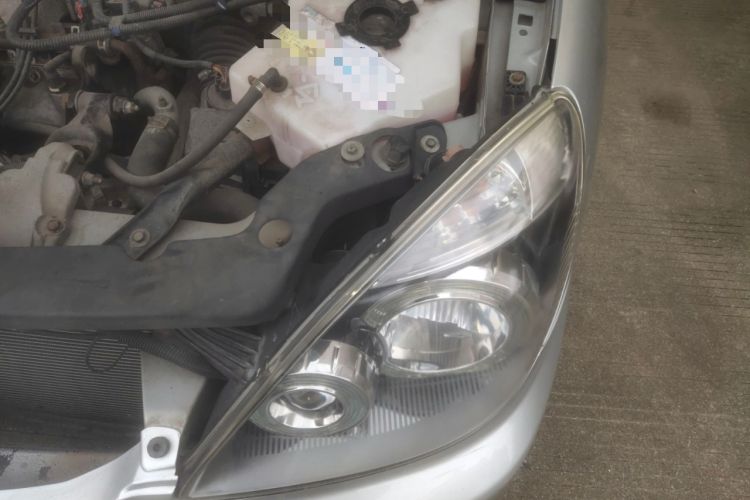 Used Buick GL8 2006 Lu Zun 3.0L XT Navigation Edition Engine Bay Left