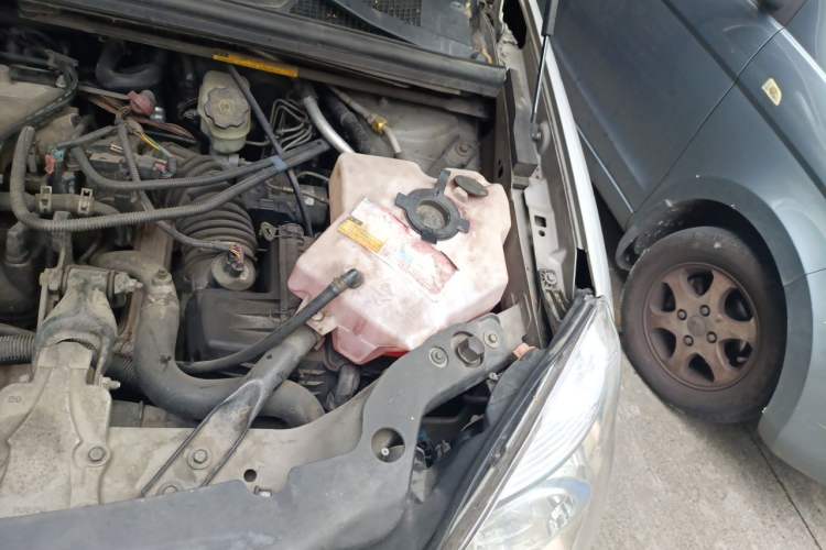 Used Buick GL8 2006 Lu Zun 3.0L GT Elite Edition Engine Bay Left