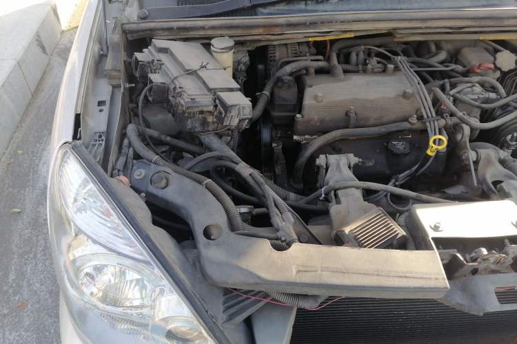 Used Buick GL8 2006 Lu Zun 3.0L GT Elite Edition Engine Bay Right
