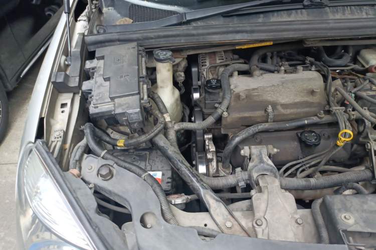 Used Buick GL8 2006 Lu Zun 3.0L GT Elite Edition Engine Bay Right