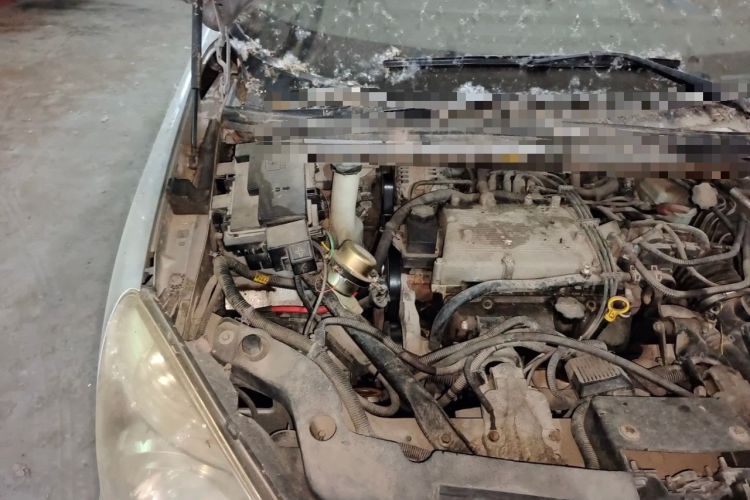 Used Buick GL8 2006 Lu Zun 3.0L LT Luxury Edition Engine Bay Right
