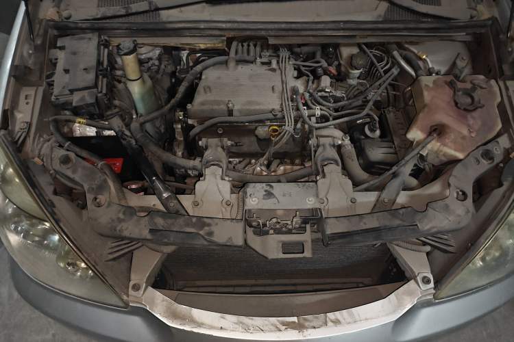 Used Buick GL8 2006 Lu Zun 3.0L LT Luxury Edition Engine Bay