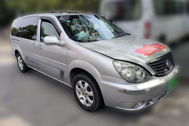Used Buick GL8 2006 Lu Zun 3.0L XT Navigation Edition Front Right 45 Deg
