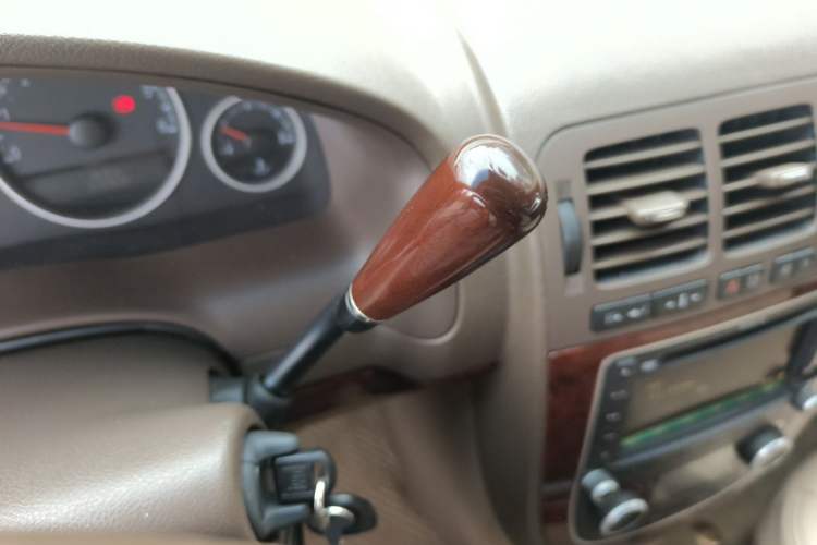 Used Buick GL8 2006 Lu Zun 3.0L XT Navigation Edition Gear Lever