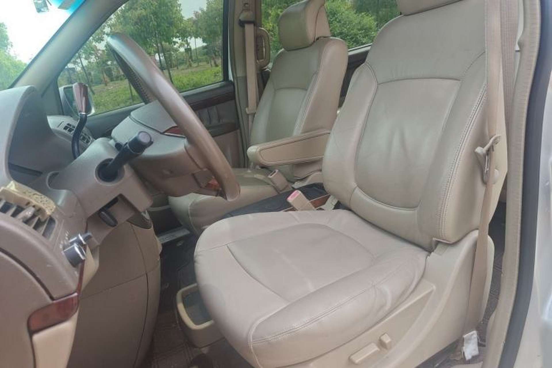 Used Buick GL8 2006 Lu Zun 3.0L GT Elite Edition Left Front Seat
