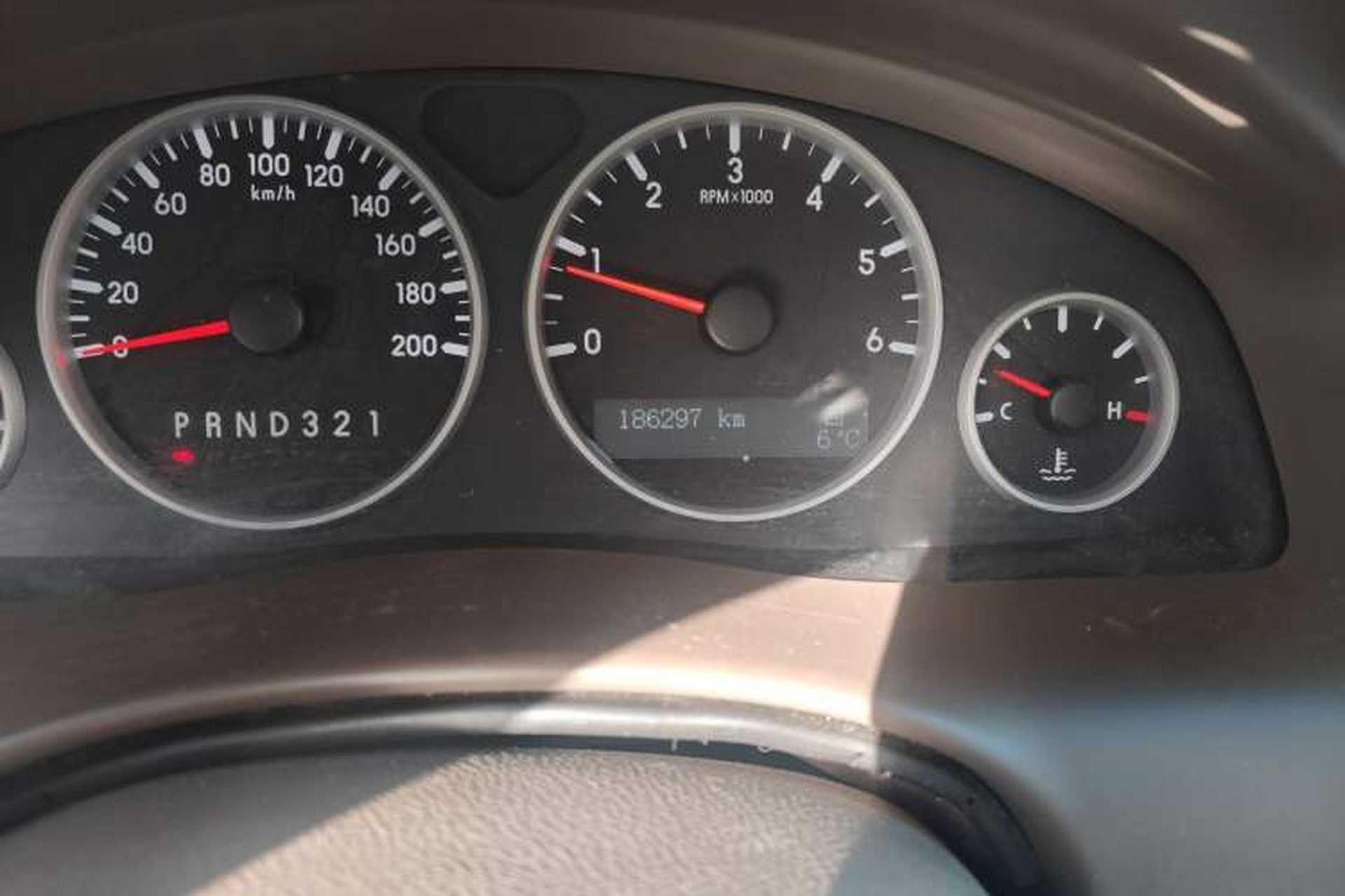 Used Buick GL8 2006 Lu Zun 3.0L CT Comfort Edition Odometer Close Up