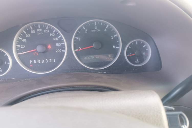 Used Buick GL8 2006 Lu Zun 3.0L LT Luxury Edition Odometer Close Up