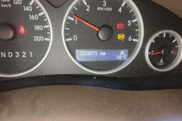 Used Buick GL8 2006 Lu Zun 3.0L LT Luxury Edition Odometer Close Up