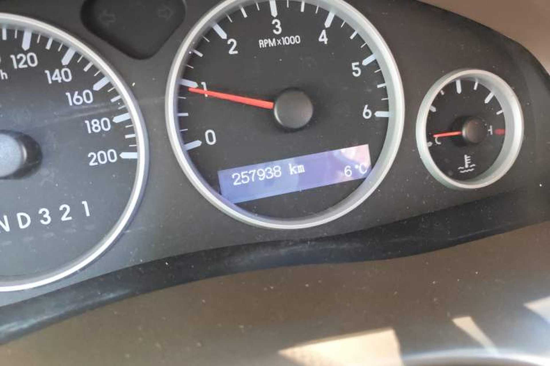 Used Buick GL8 2006 Lu Zun 3.0L GT Elite Edition Odometer Close Up