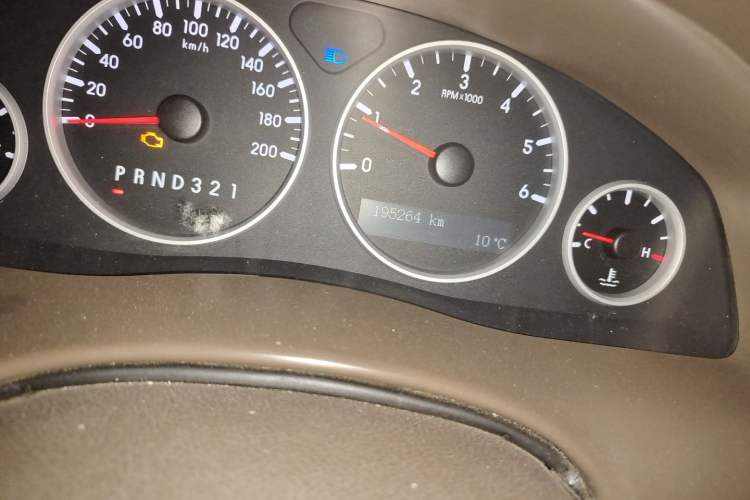 Used Buick GL8 2006 Lu Zun 3.0L LT Luxury Edition Odometer Close Up