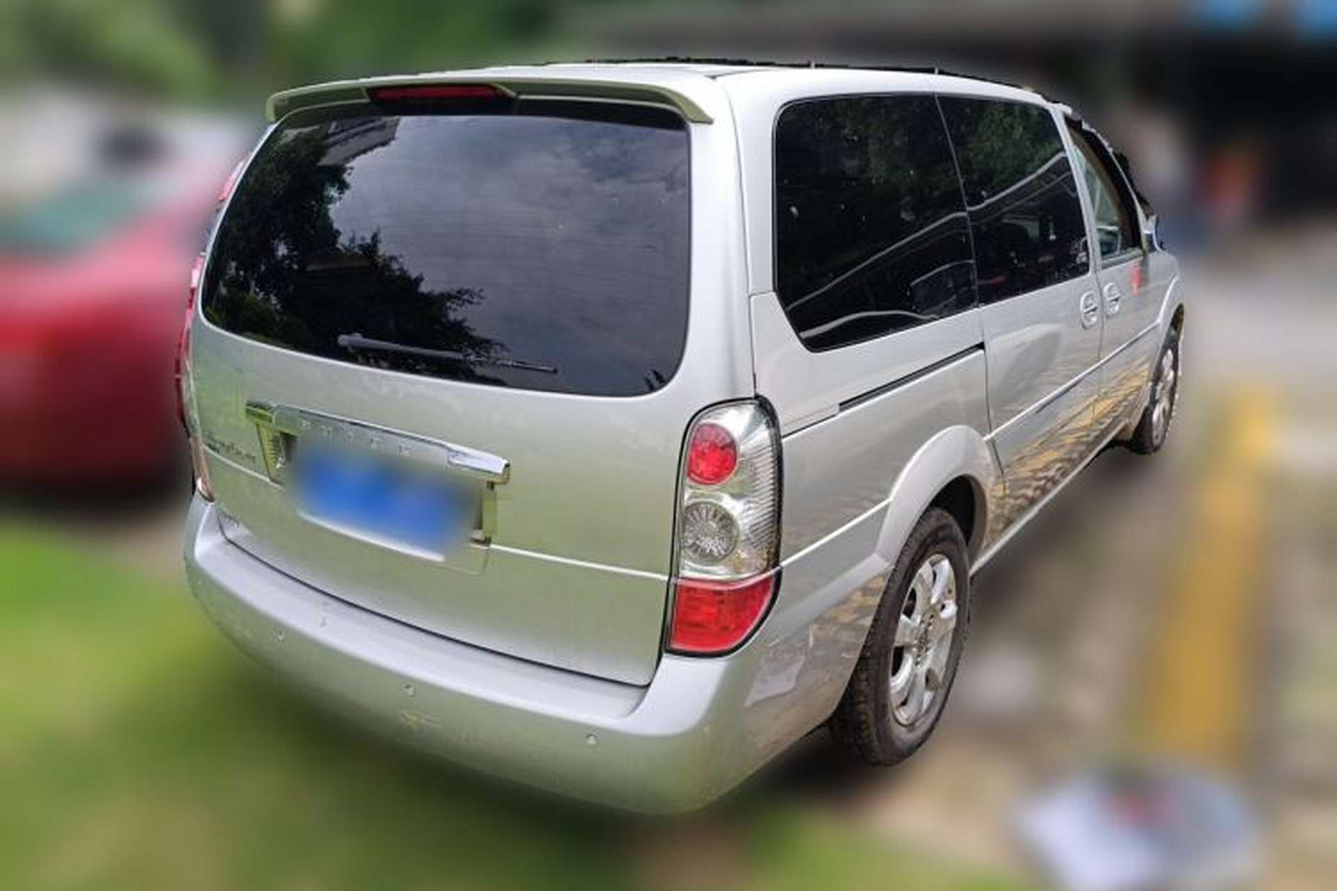 Used Buick GL8 2006 Lu Zun 3.0L GT Elite Edition Rear Right 45 Deg