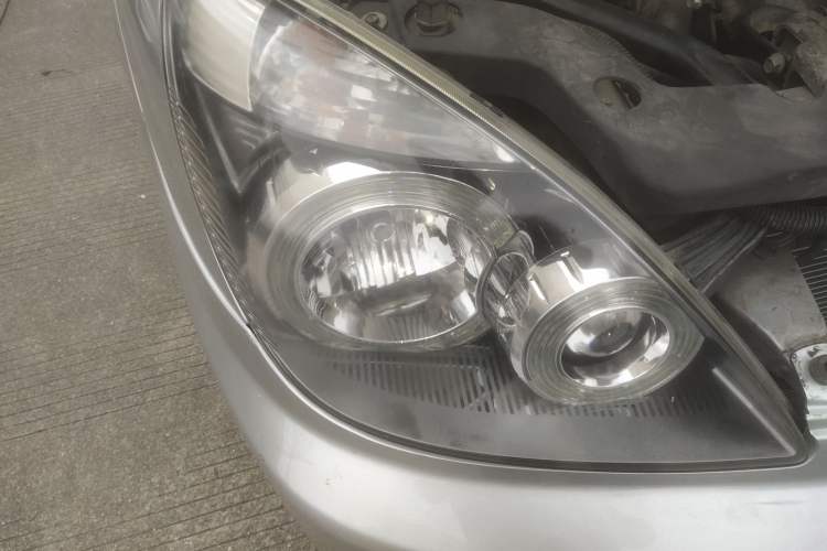Used Buick GL8 2006 Lu Zun 3.0L XT Navigation Edition Right Front Headlight