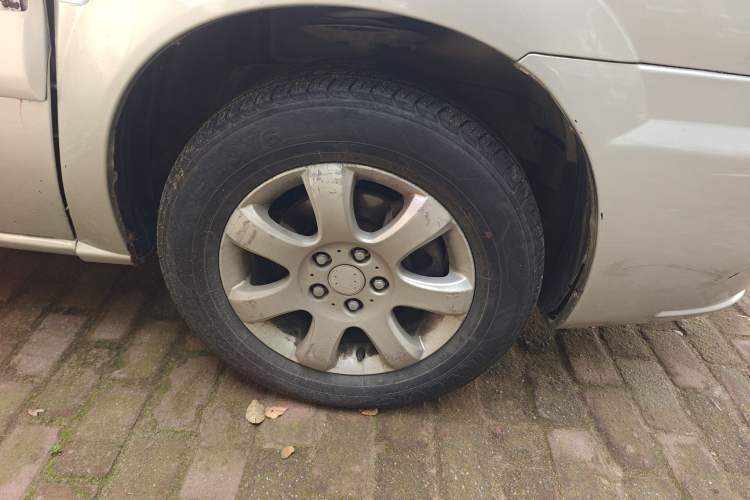 Used Buick GL8 2006 Lu Zun 3.0L CT Comfort Edition Right Front Wheel Hub