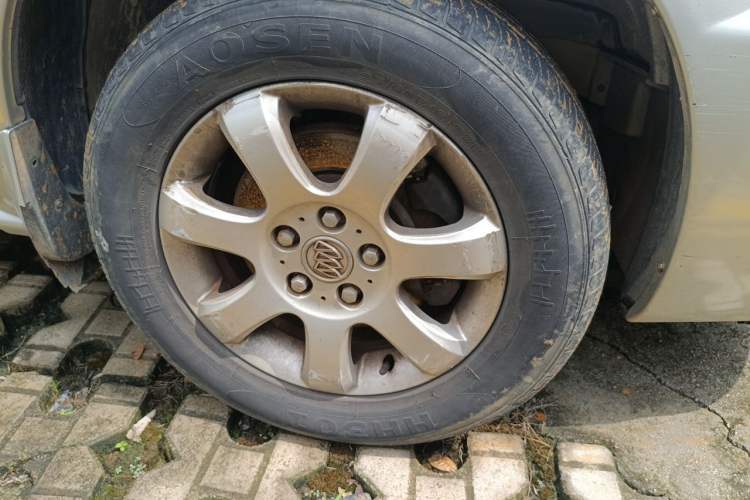 Used Buick GL8 2006 Lu Zun 3.0L GT Elite Edition Right Front Wheel Hub