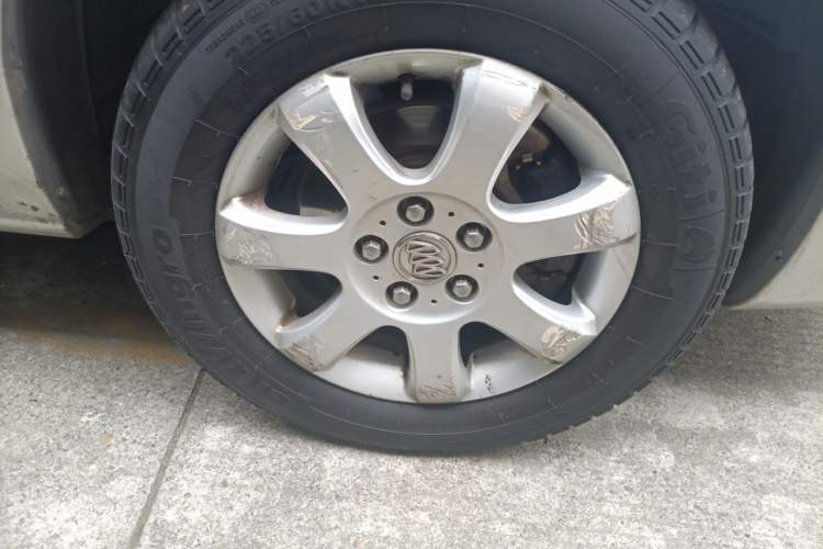 Used Buick GL8 2006 Lu Zun 3.0L GT Elite Edition Right Front Wheel Hub