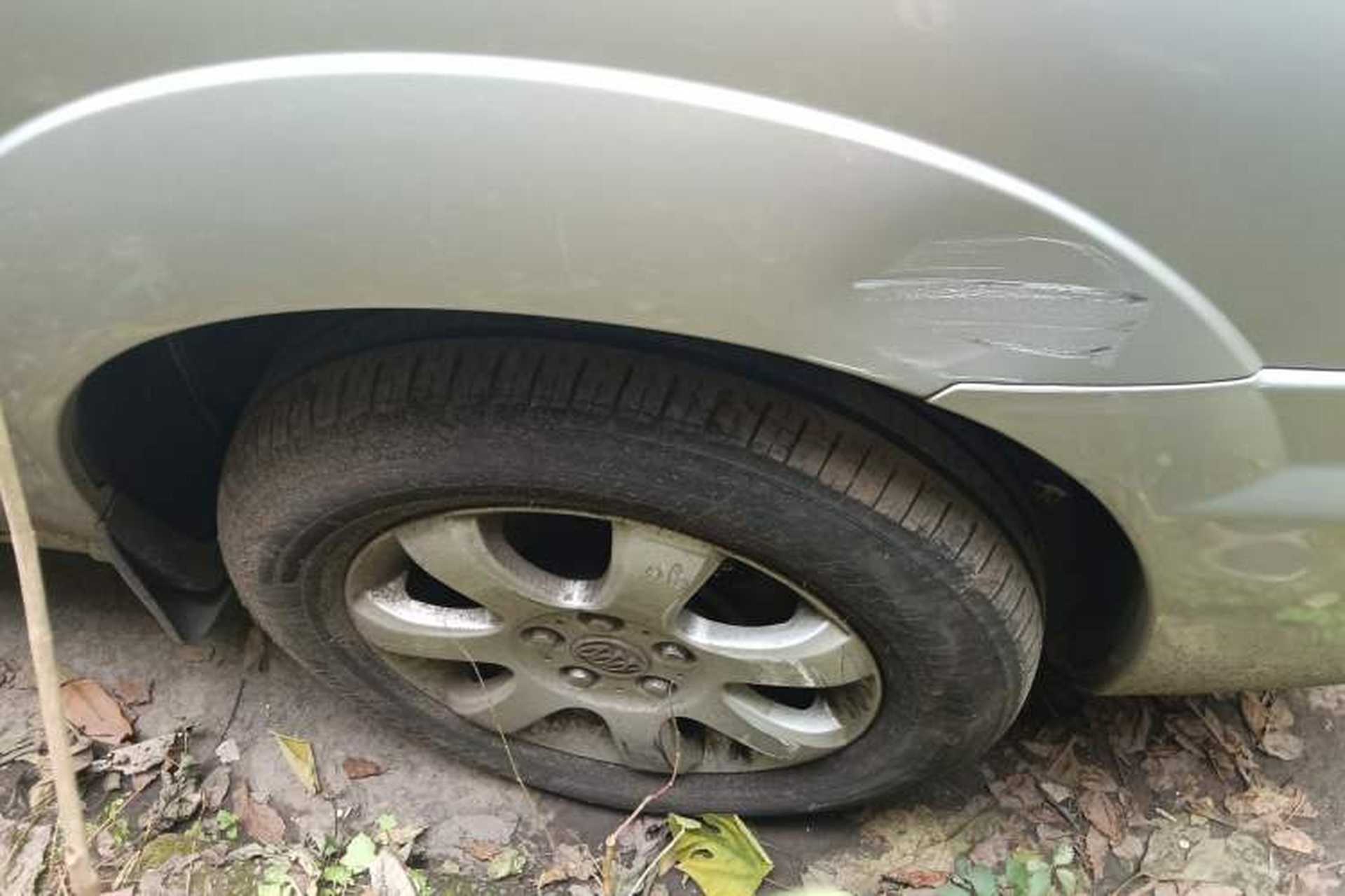 Used Buick GL8 2006 Lu Zun 3.0L LT Luxury Edition Right Front Wheel Hub