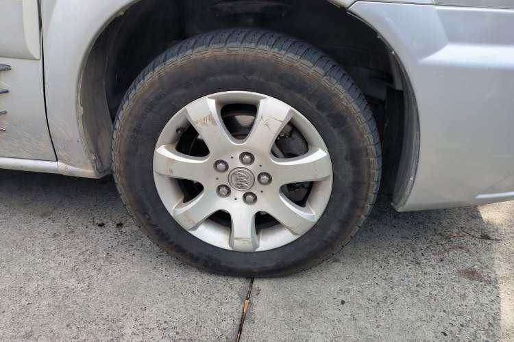 Used Buick GL8 2006 Lu Zun 3.0L XT Navigation Edition Right Front Wheel Hub