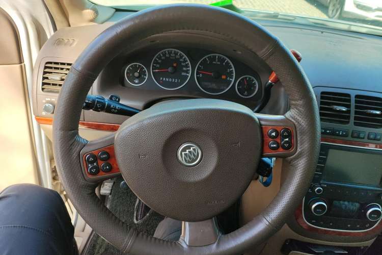 Used Buick GL8 2006 Lu Zun 3.0L XT Navigation Edition Steering Wheel