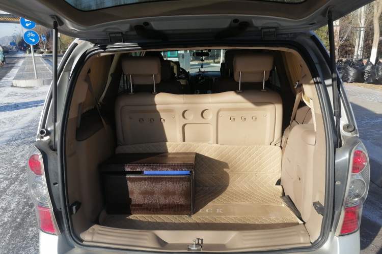 Used Buick GL8 2006 Lu Zun 3.0L GT Elite Edition Trunk