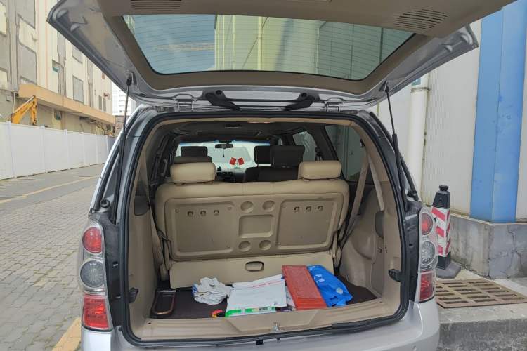 Used Buick GL8 2006 Lu Zun 3.0L LT Luxury Edition Trunk