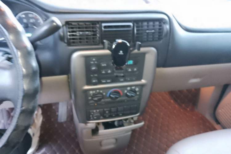 Used Buick GL8 2007 2.5L GT Elite Edition Audio And AC Panel