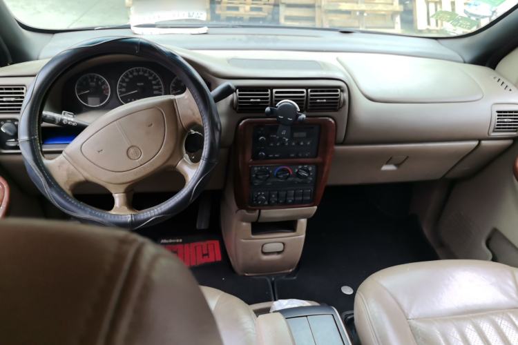 Used Buick GL8 2007 2.5L GT Elite Edition Center Console