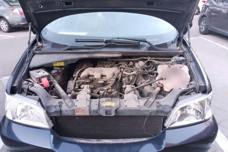 Used Buick GL8 2007 2.5L GT Elite Edition Engine Bay