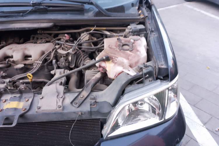 Used Buick GL8 2007 2.5L GT Elite Edition Engine Bay Left