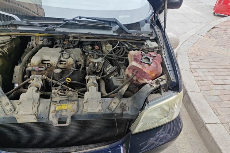 Used Buick GL8 2007 2.5L GT Elite Edition Engine Bay Left