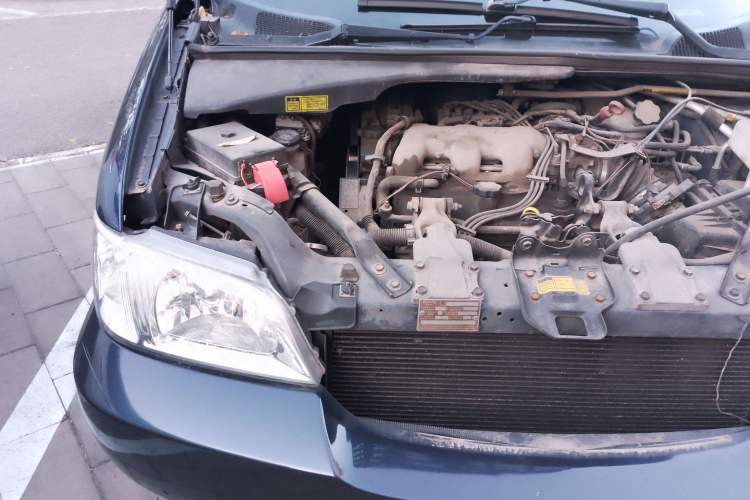 Used Buick GL8 2007 2.5L GT Elite Edition Engine Bay Right