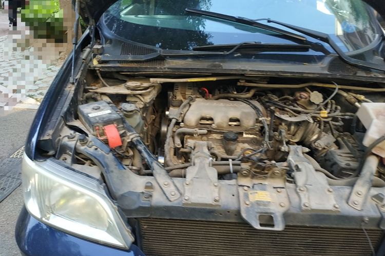 Used Buick GL8 2007 2.5L GT Elite Edition Engine Bay Right