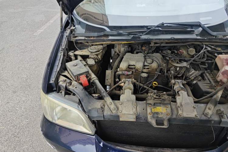 Used Buick GL8 2007 2.5L GT Elite Edition Engine Bay Right