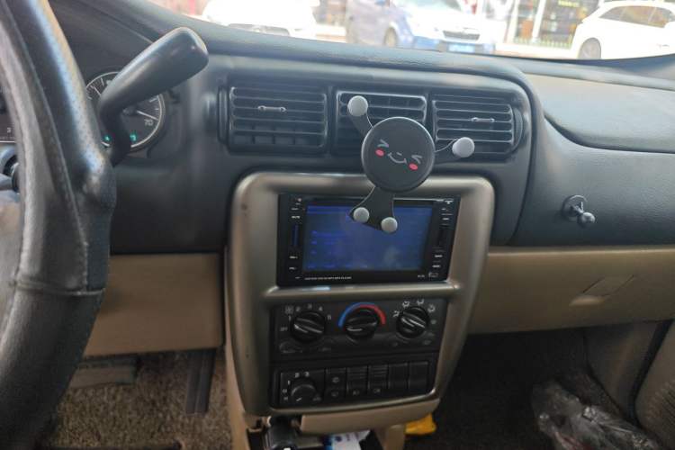 Used Buick GL8 2007 2.5L GT Elite Edition Audio And AC Panel