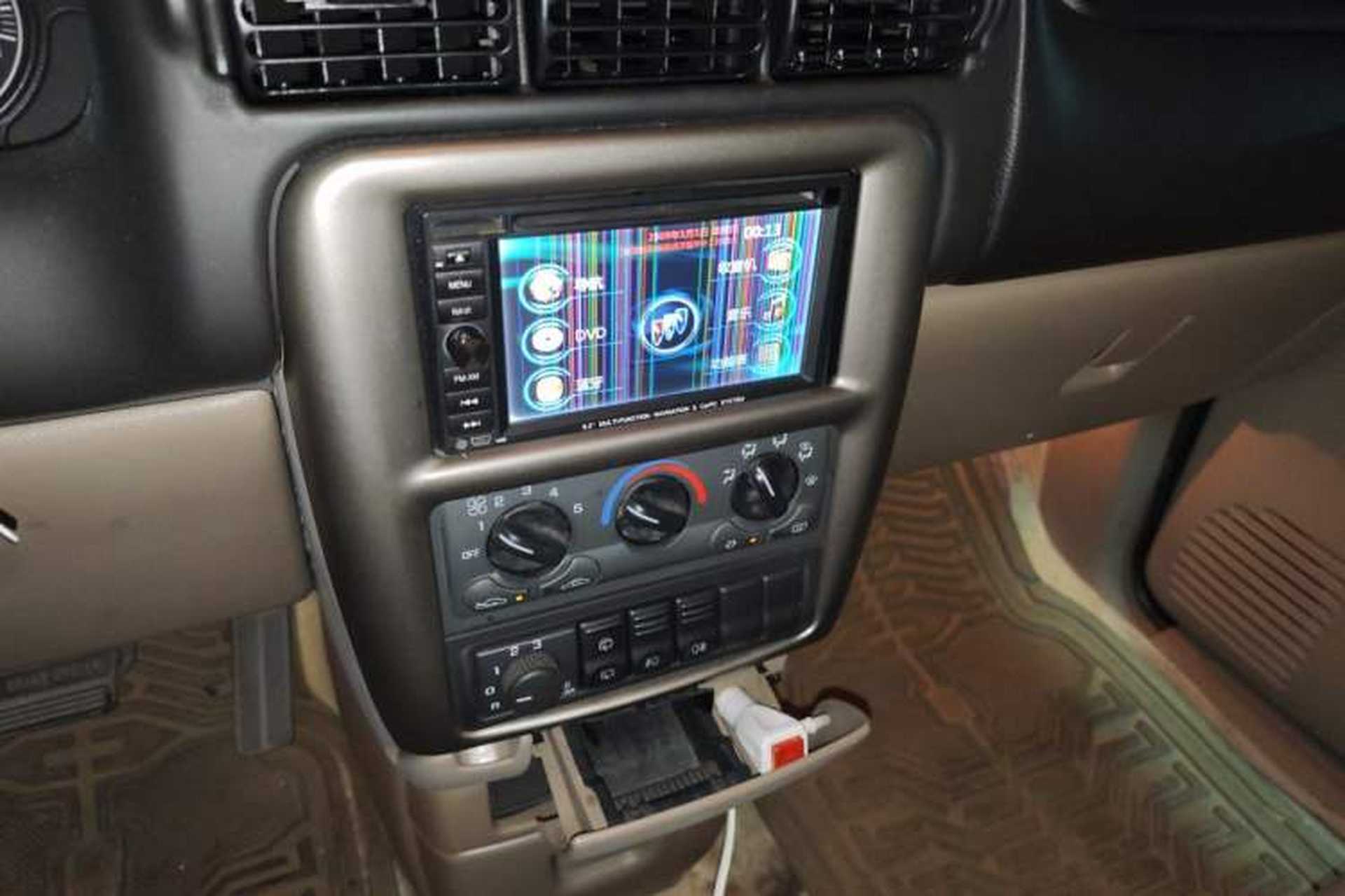 Used Buick GL8 2007 2.5L GT Elite Edition Audio And AC Panel