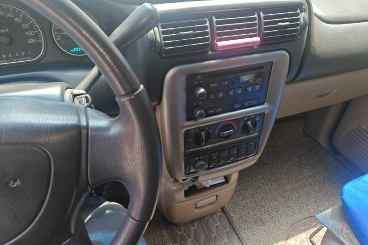 Used Buick GL8 2007 2.5L GT Elite Edition Audio And AC Panel