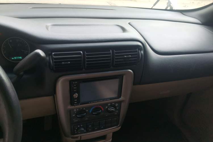 Used Buick GL8 2007 2.5L GT Elite Edition Audio And AC Panel