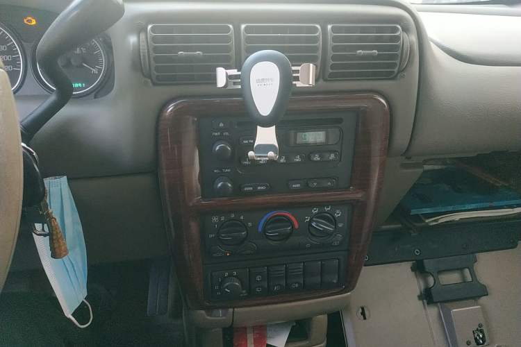 Used Buick GL8 2007 2.5L GT Elite Edition Audio And AC Panel