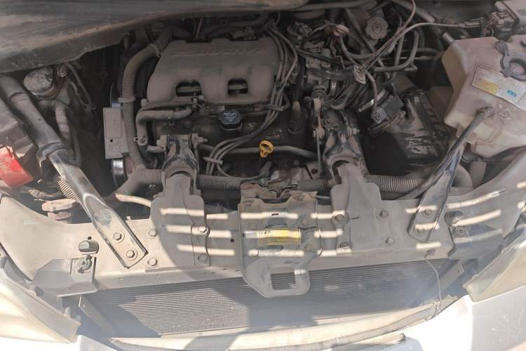 Used Buick GL8 2007 2.5L GT Elite Edition Engine Bay