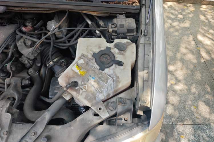 Used Buick GL8 2007 2.5L GT Elite Edition Engine Bay Left