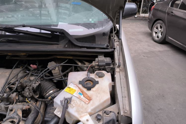Used Buick GL8 2007 2.5L GT Elite Edition Engine Bay Left