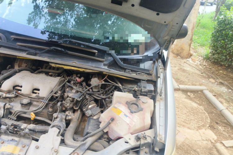 Used Buick GL8 2007 2.5L GT Elite Edition Engine Bay Left