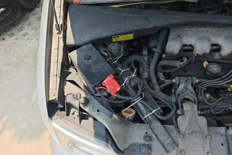 Used Buick GL8 2007 2.5L GT Elite Edition Engine Bay Right