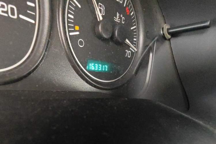 Used Buick GL8 2007 2.5L GT Elite Edition Odometer Close Up