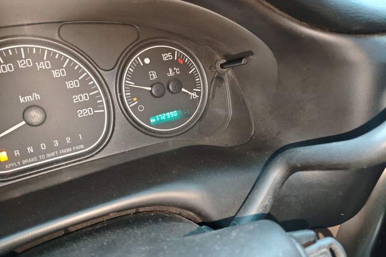 Used Buick GL8 2007 2.5L GT Elite Edition Odometer Close Up